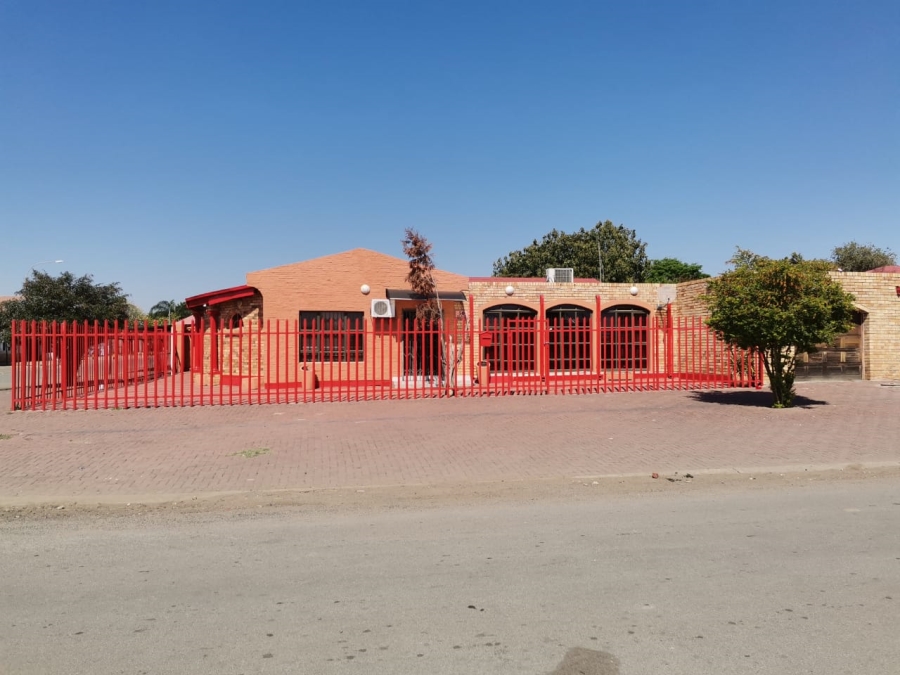 3 Bedroom Property for Sale in Karlienpark North West